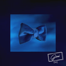 Laden und Abspielen von Videos im Galerie-Viewer, Samt Fliege Saphireblue - Gianibowtie