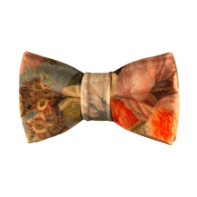 Lade das Bild in den Galerie-Viewer, Samt Fliege Vintage Flowers - Gianibowtie