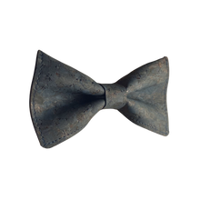 Lade das Bild in den Galerie-Viewer, Kork Fliege Graublau (Vegan) - Gianibowtie
