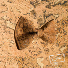 Lade das Bild in den Galerie-Viewer, Kork Fliege Grafik Glitter (Vegan) - Gianibowtie