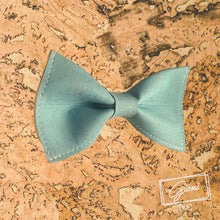 Lade das Bild in den Galerie-Viewer, Kork Fliege Hellblau (Vegan) - Gianibowtie