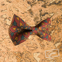 Lade das Bild in den Galerie-Viewer, Kork Fliege Graficflowers (Vegan) - Gianibowtie