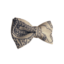 Lade das Bild in den Galerie-Viewer, Krake des Nordens Fliege - Gianibowtie