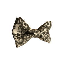 Lade das Bild in den Galerie-Viewer, Skully Fliege - Gianibowtie