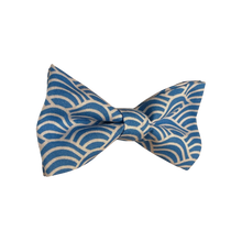 Lade das Bild in den Galerie-Viewer, Wellengang Fliege - Gianibowtie